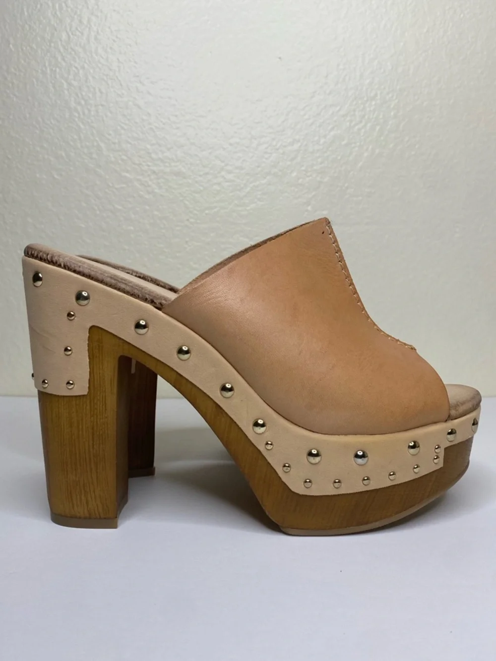Chinese Laundry Women's Tan Leather Studded Platform Peep Toe Mules - Picture 1 of 14